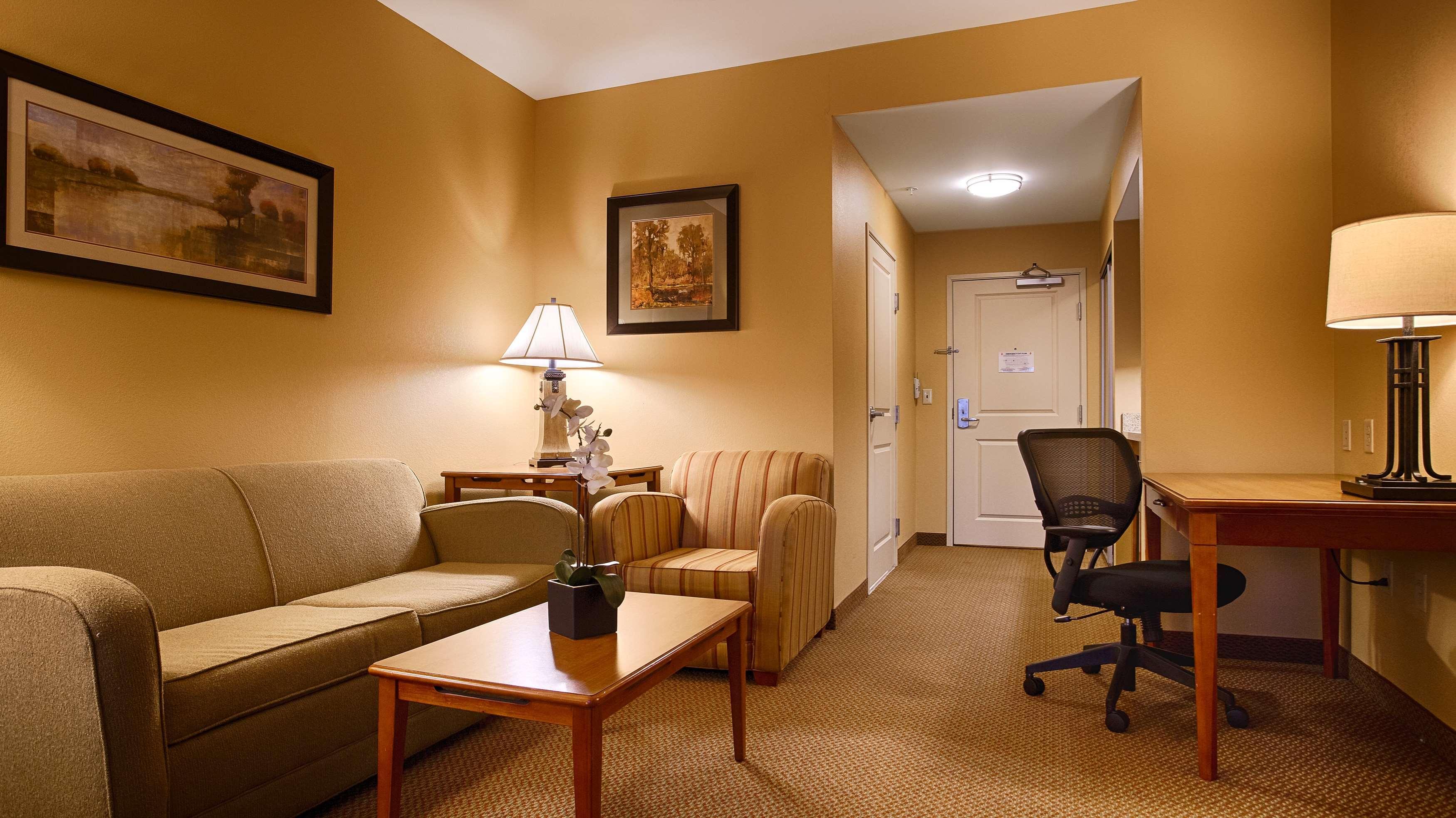 Best Western Plus University Park Inn & Suites State College Buitenkant foto