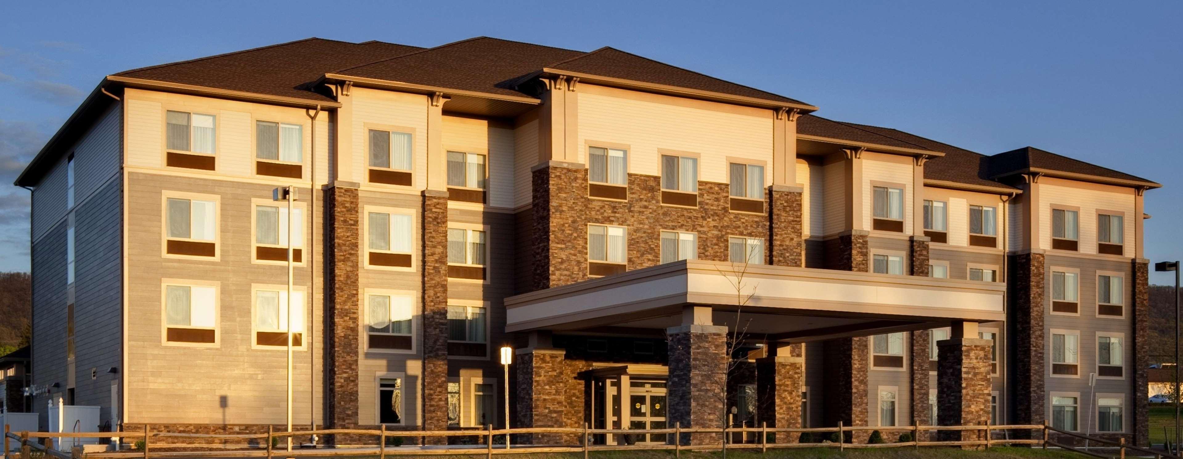 Best Western Plus University Park Inn & Suites State College Buitenkant foto