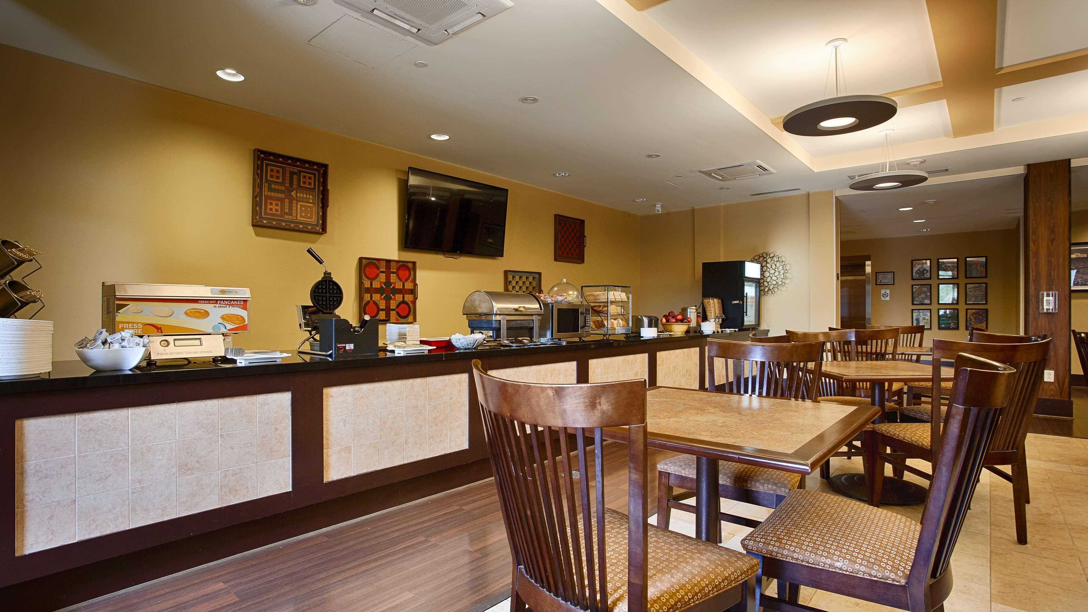 Best Western Plus University Park Inn & Suites State College Buitenkant foto