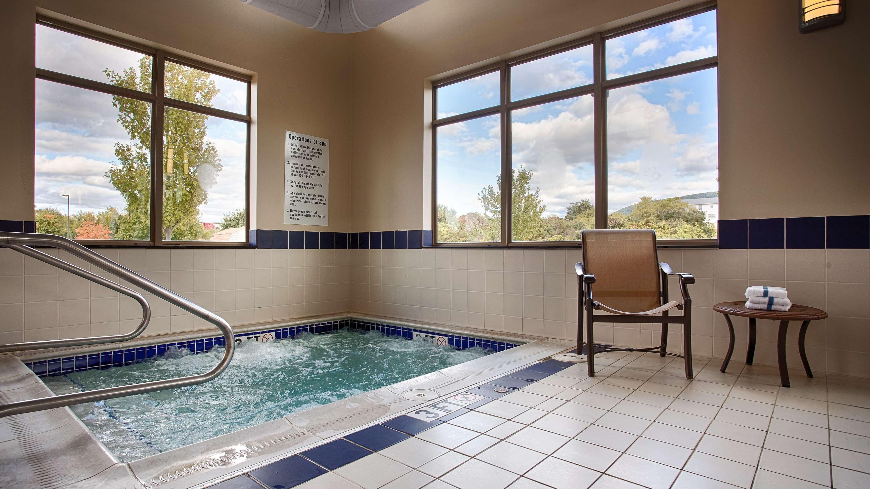Best Western Plus University Park Inn & Suites State College Buitenkant foto