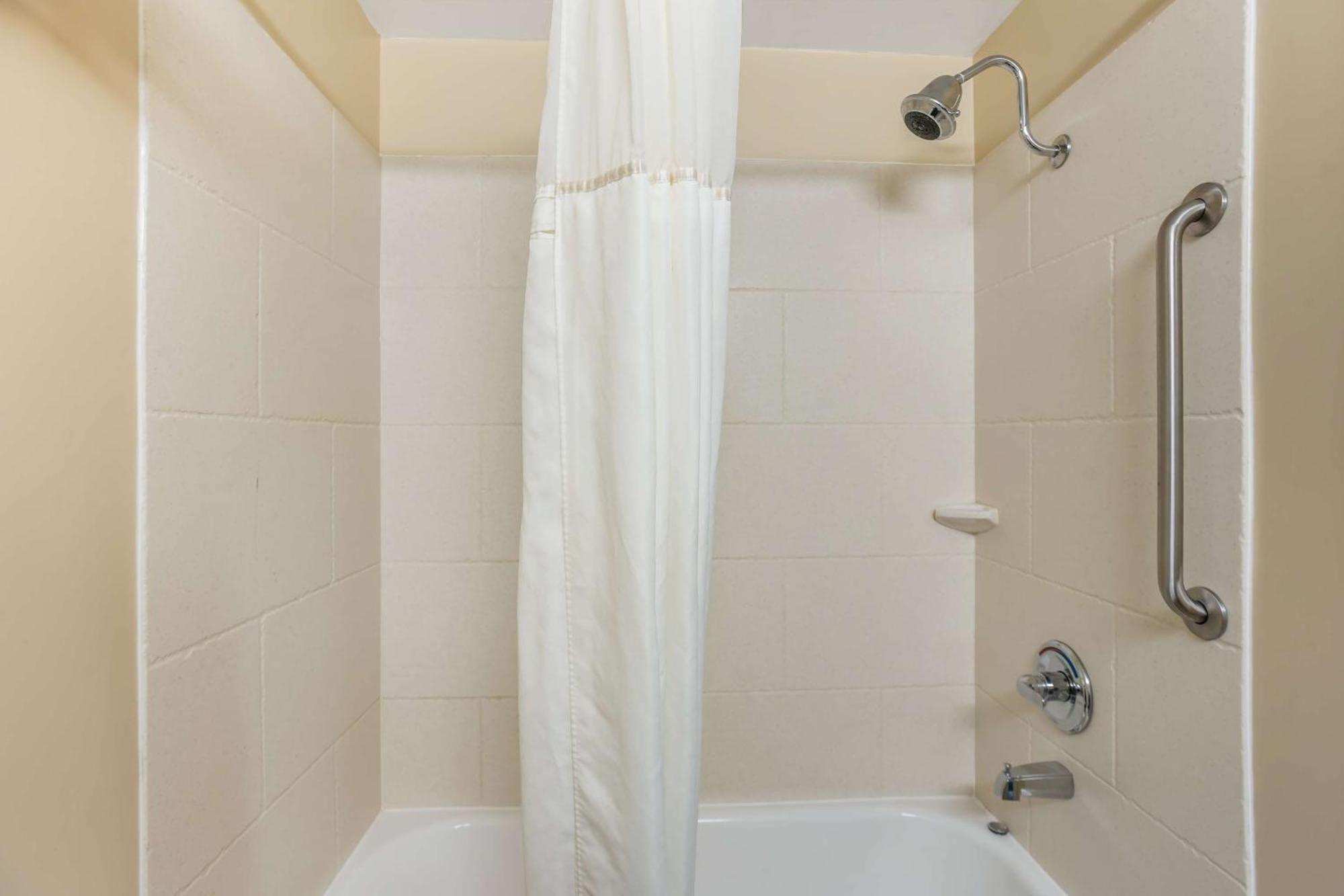 Best Western Plus University Park Inn & Suites State College Buitenkant foto