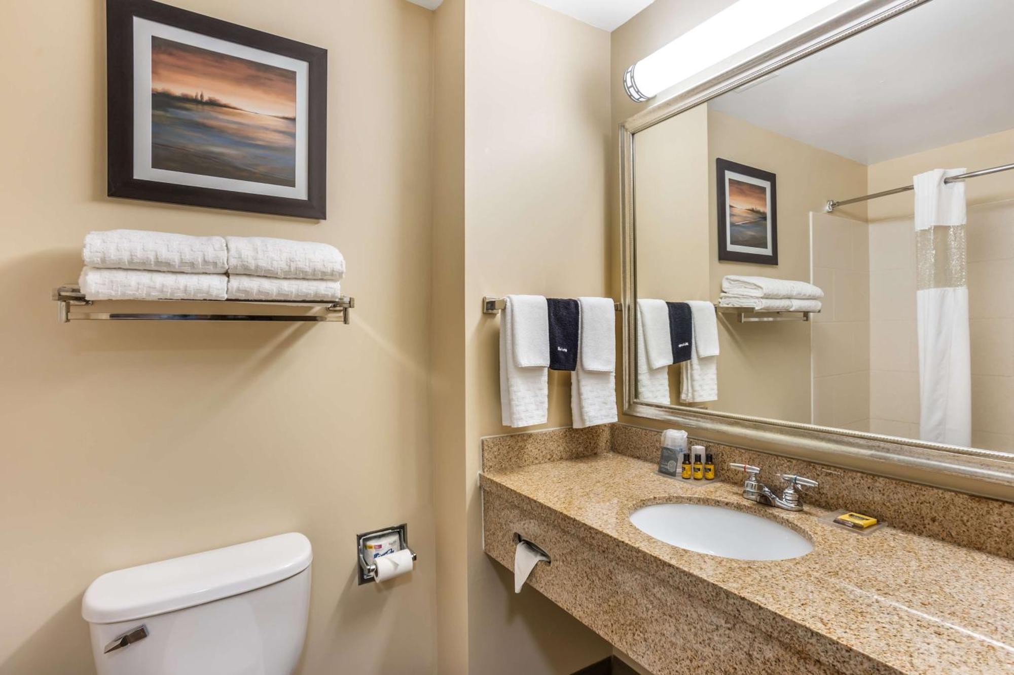Best Western Plus University Park Inn & Suites State College Buitenkant foto