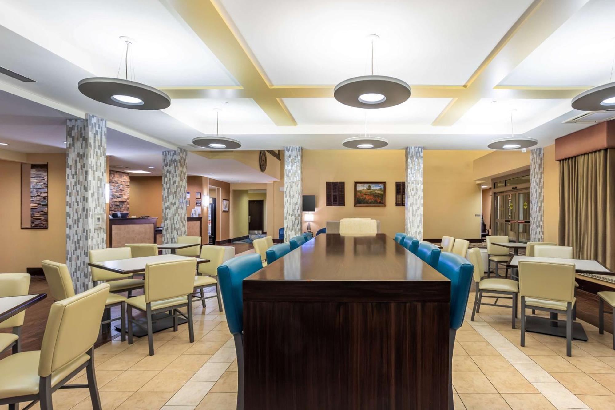 Best Western Plus University Park Inn & Suites State College Buitenkant foto